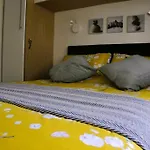 Ocean Breeze, Gower Holiday Village. Allows Dogs