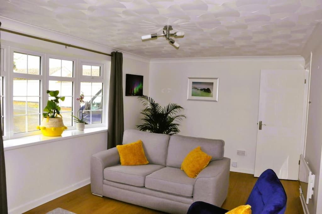 Ocean Breeze, Gower Holiday Village. Allows Dogs