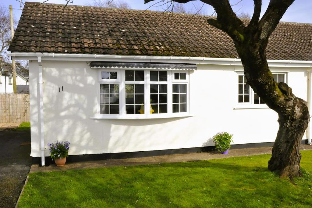 Ocean Breeze, Gower Holiday Village. Allows Dogs Apartment Swansea